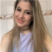 Mi nombre es Beatriz y llevo 10 años como profesora de infantil y primeros cursos de primaria en un colegio. Tengo el C1 de inglés